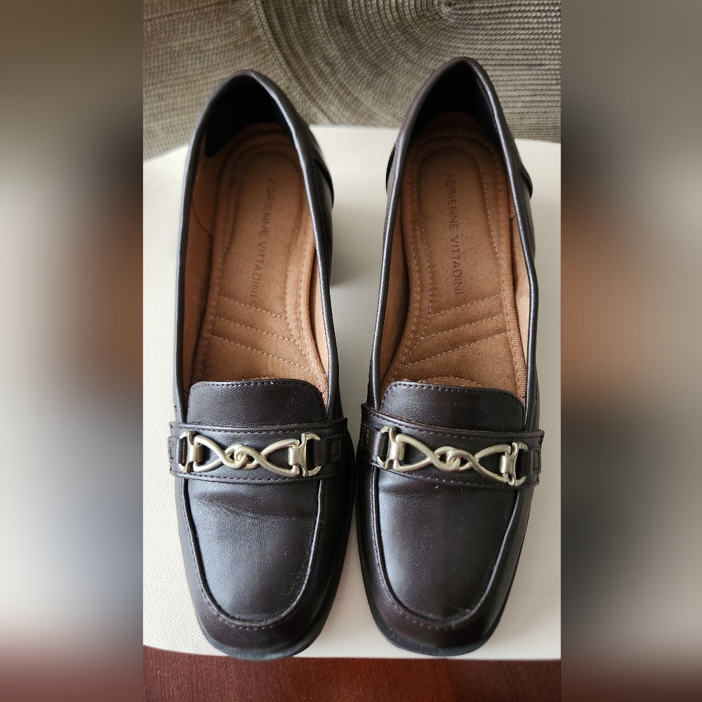 Adrienne Vittadini Black and Gold Loafers with Elegant Design